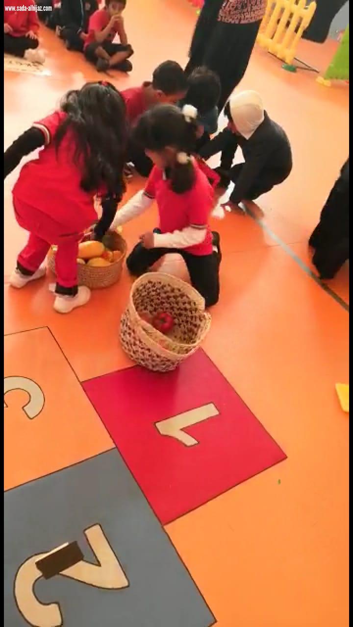 روضة الفلاح بأبوظبي نشاط مستديم                          